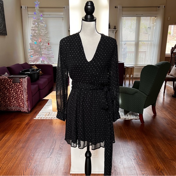 ZARA beautiful shimmering V neck, elastic waisted Chiffon Mini dress🔥🔥🔥 - Picture 6 of 9